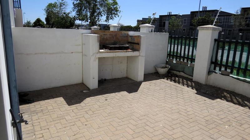 To Let 2 Bedroom Property for Rent in Burgundy Estate Western Cape